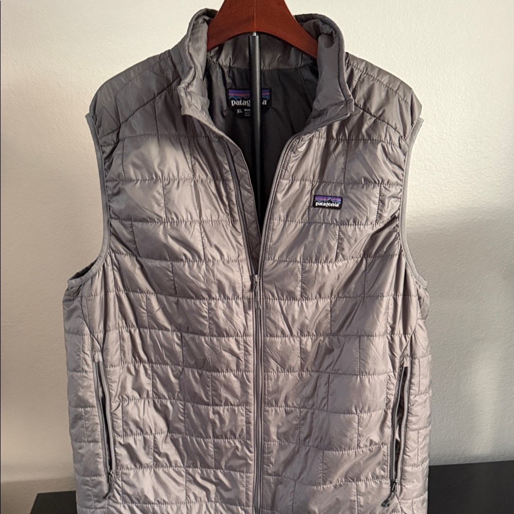 Patagonia Nano Puff Men’s Quilted Vest in Light Gray